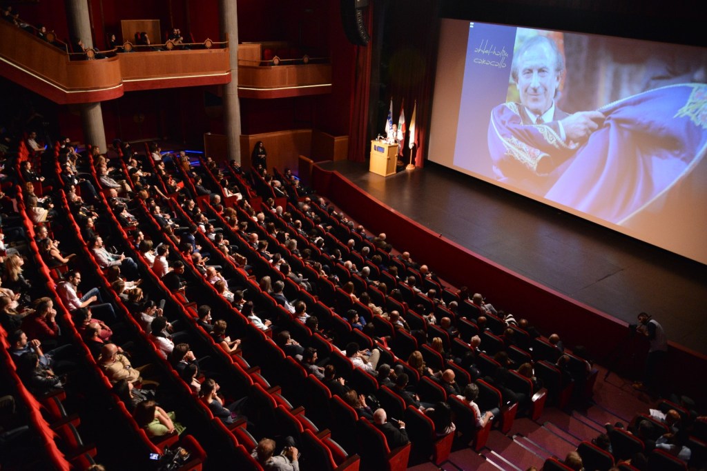 يتسع المهرجان لأعداد غفيرة من الحضور