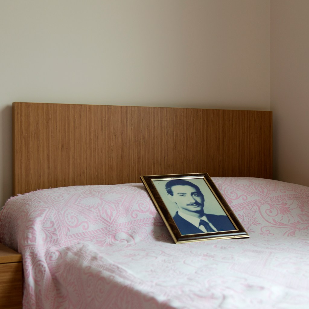 تنتظر الام ماري غاوي عودة ابنها بلا جدوى